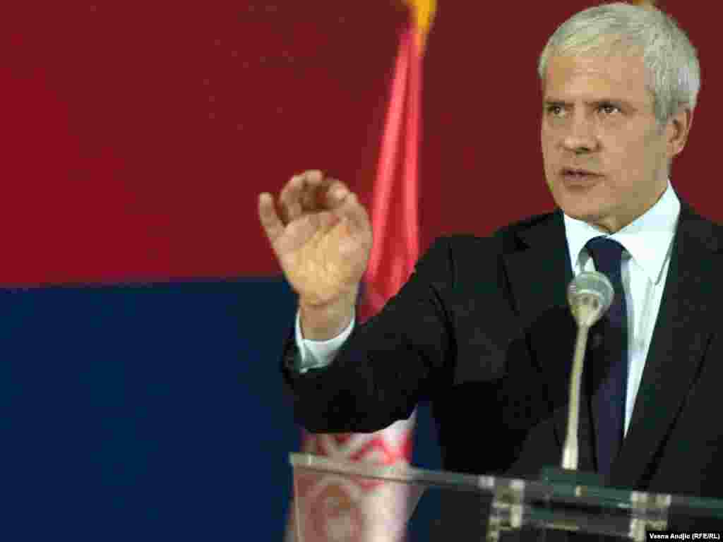 Predsednik Srbije Boris Tadić gestikulira tokom konferencije za novinare povodom hapšenja Hadžića, 20. jul 2011.