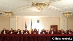 Plenul Curţii Constituţionale în 2010