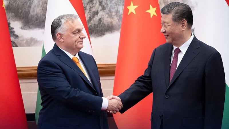 Orban se u Pekingu sastao sa Xijem dok se solo 'mirovna misija' nastavlja