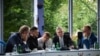 Європейські лідери під час телефонної розмови з президентом США Трампом у Тирані, Албанія, 16 травня 2025 року