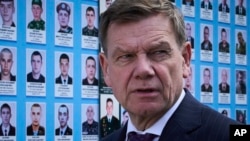 Ministrul de Externe al Germaniei, Johann Wadephul, la Memorialul Apărătorilor Ucrainei, Kiev, 30 iunie 2025 