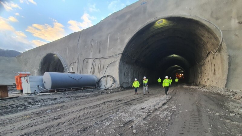 În ce condiții poate fi finalizată autostrada Sibiu-Pitești, care traversează Carpații, până în 2030