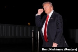 Президент США Дональд Трамп повертається до Білого дому після вихідної поїздки до Флориди, Вашингтон, США, 2 листопада 2025 року