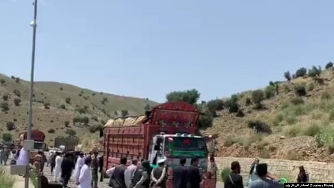 د غلام خان لار
