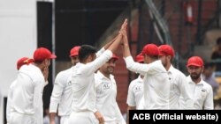 دا لوبه د هند د لکنهوو ښار په ایکانا سټډيوم کې د افغانستان په کوربه‌توب روانه ده.

