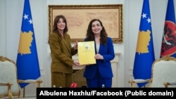 Predsednički mandat Vjose Osmani je završen 4. aprila i istog dana predsednica Skupštine Aljbulena Hadžiju je postala vršiteljka dužnosti predsednika.