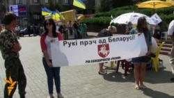 «Мовних» голодувальників у Києві підтримали білоруси