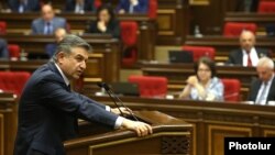 Armenia - Prime Minister Karen Karapetian speaks in the National Assembly in Yerevan, 13Sep2017.