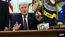 31 მარტს თეთრი სახლის ოვალურ ოფისში ჟურნალისტებთან საუბრისას ტრამპმა ირანში სამხედრო ოპერაციის დასრულების ვადად დაასახელა „ორი კვირა, შესაძლოა, სამი“.