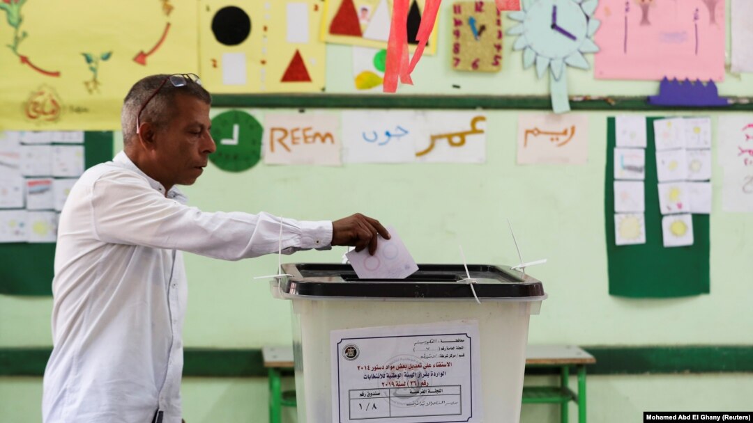 Glasanje na referendumu u Kairu