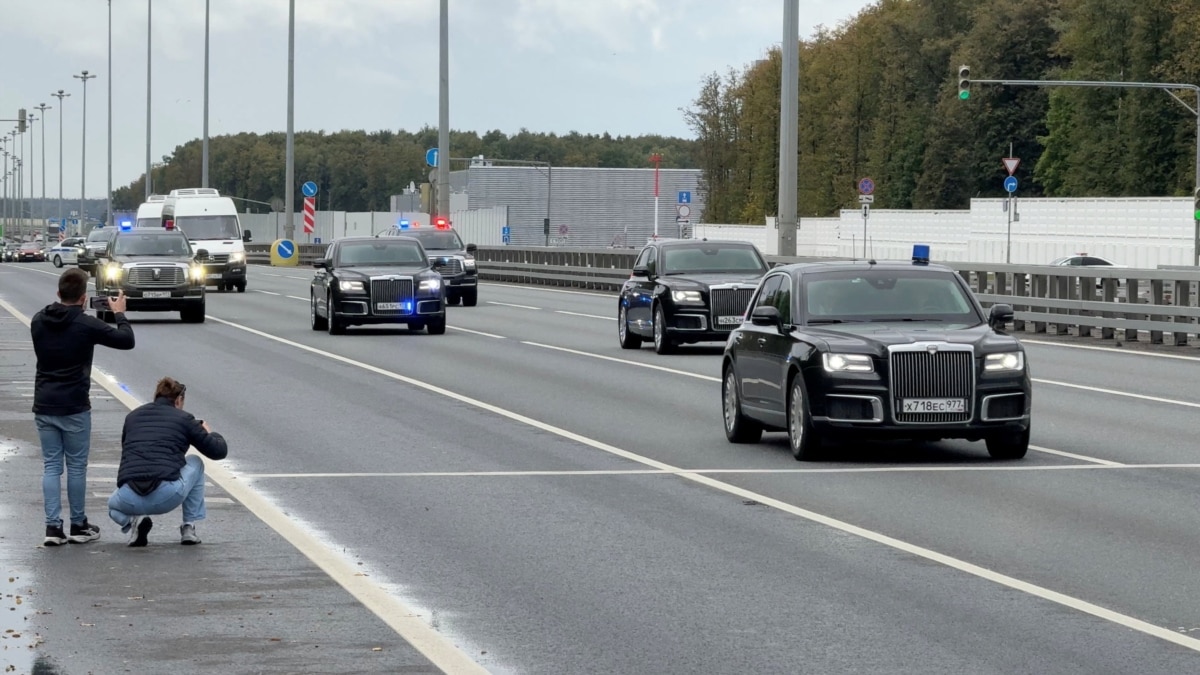 US Envoys Arrive In Moscow As Russia Continues To Pound Ukraine