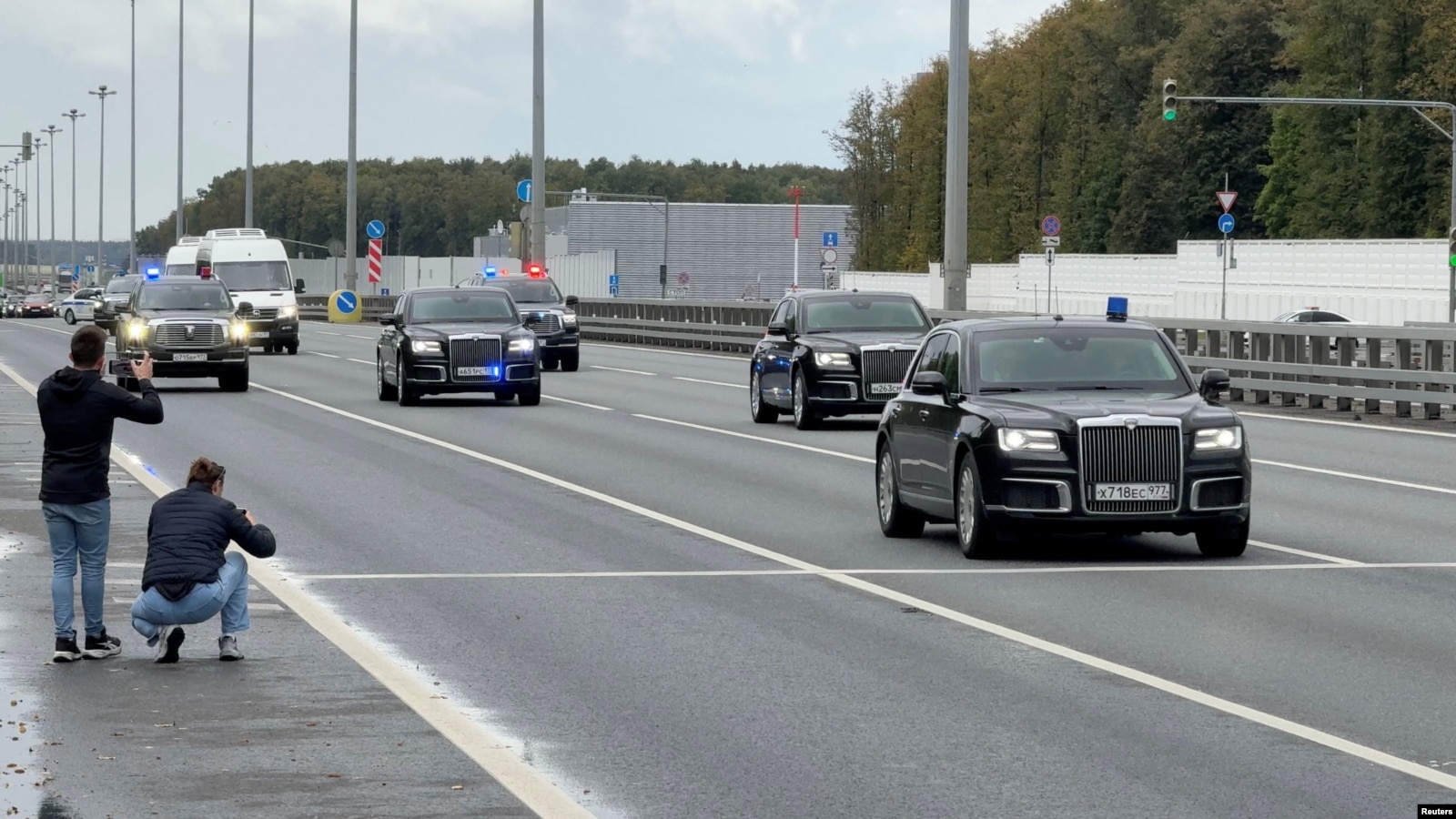 US Envoys Arrive In Moscow As Russia Continues To Pound Ukraine