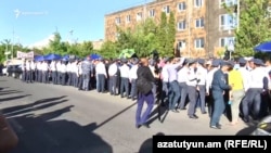 Armenia -- Police Line near the Court where the Case of Robert Kocharian is beeing Heard. 16May, 2019 