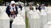 Varret e viktimave të Srebrenicës