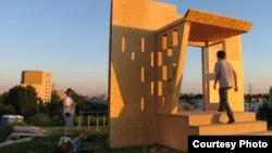 Proiectul de artă KNOT, Block 89