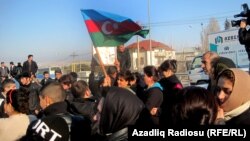 Məcburi köçkünlərin aksiyası. Foto arxiv. 2011