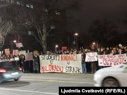 Jedan od transparenata na protestu ispred Predsjedništva Srbije, Beograd, 11.decembar 2024.