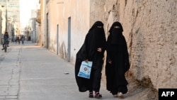 زنان ودختران در افغانستان تحت حاکمیت طاالبان از آموزش بالاتر از صنف ششم محروم شدند.