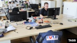 Independent news site Tut.by and online resources related to it comprise the largest Internet holding in Belarus. (file photo)
