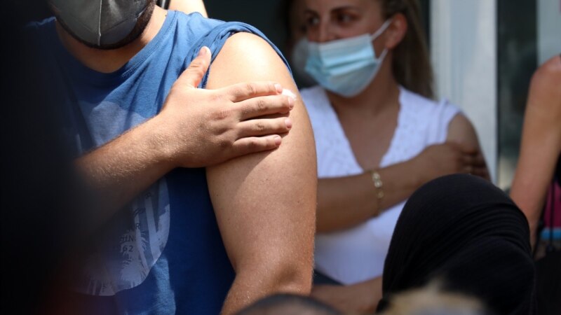 Дваесет и четири отсто од заразените со ковид во изминатите два месеци биле вакцинирани