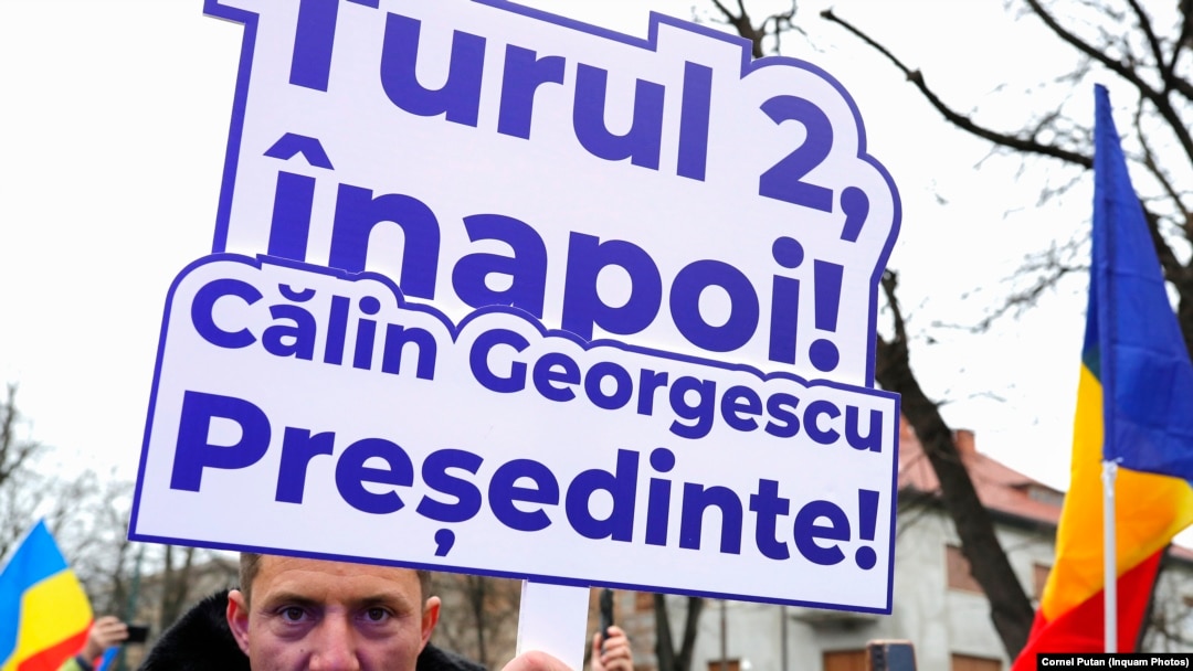 După anularea alegerilor prezidențiale din noiembrie/decembrie 2024, susținătorii candidatului prorus Călin Georgescu au organizat mai multe proteste, majoritatea în București.