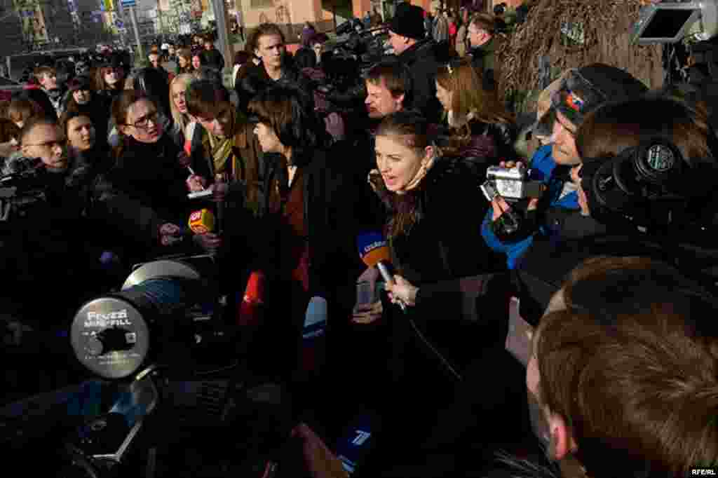 Russia – Action (flash mob) of musical school students (The Gnessin Musical College) to attract attention to the problem with their hostel, 10Mar2008
