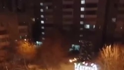 Двор дома в Иркутске, где военный задушил мать двоих детей.mp4