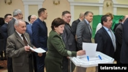 Питрәч районы шурасы депутатлары башлык өчен тавыш бирә