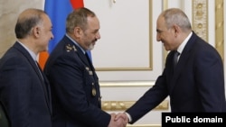 Armenia - Prime Minister Nikol Pashinian meets Iranian Defense Minister Aziz Nasirzadeh, Yerevan, May 21, 2025.