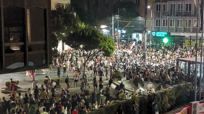 Serbia| Protest anti-guvernamental de amploare la Belgrad. Ciocniri între poliție și protestatari