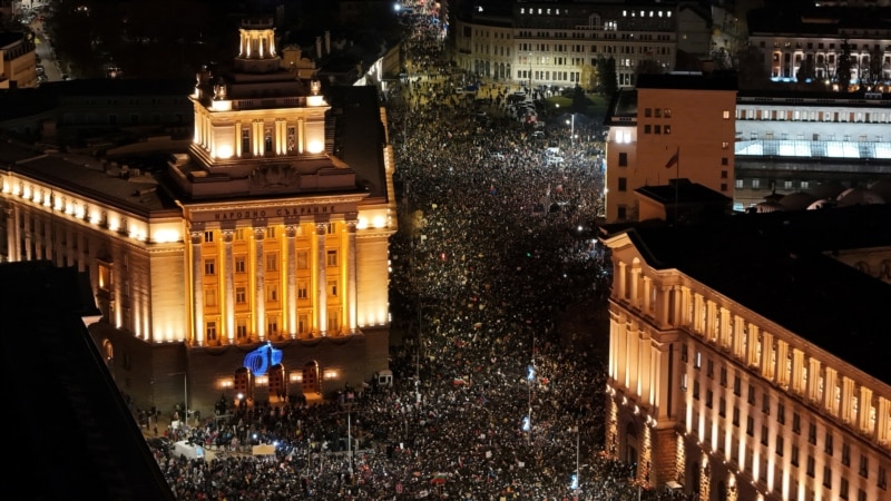 Protests Erupt In Bulgaria Over Budget, Government 'Corruption'