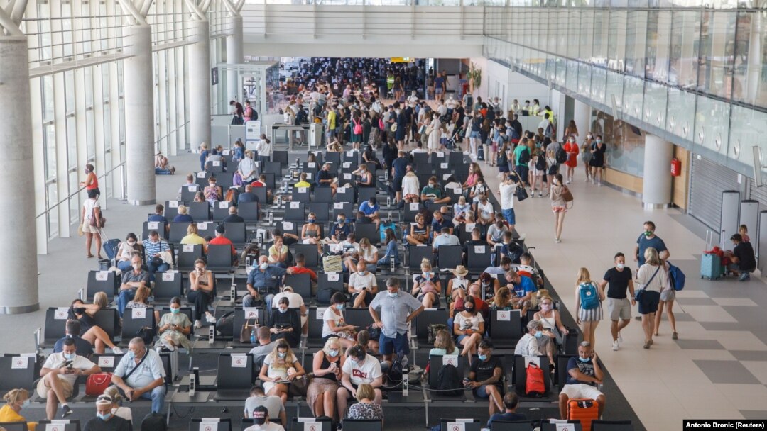 Putnici na splitskom aerodromu