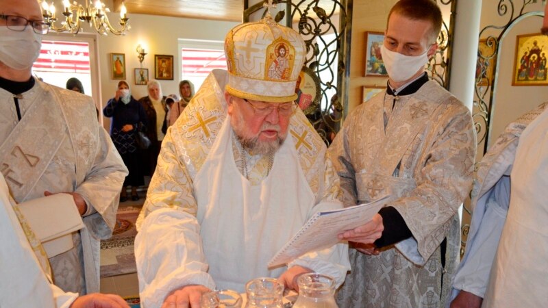 Синод отстранил архиепископа РПЦ, выступившего против разгона протестов в Беларуси 