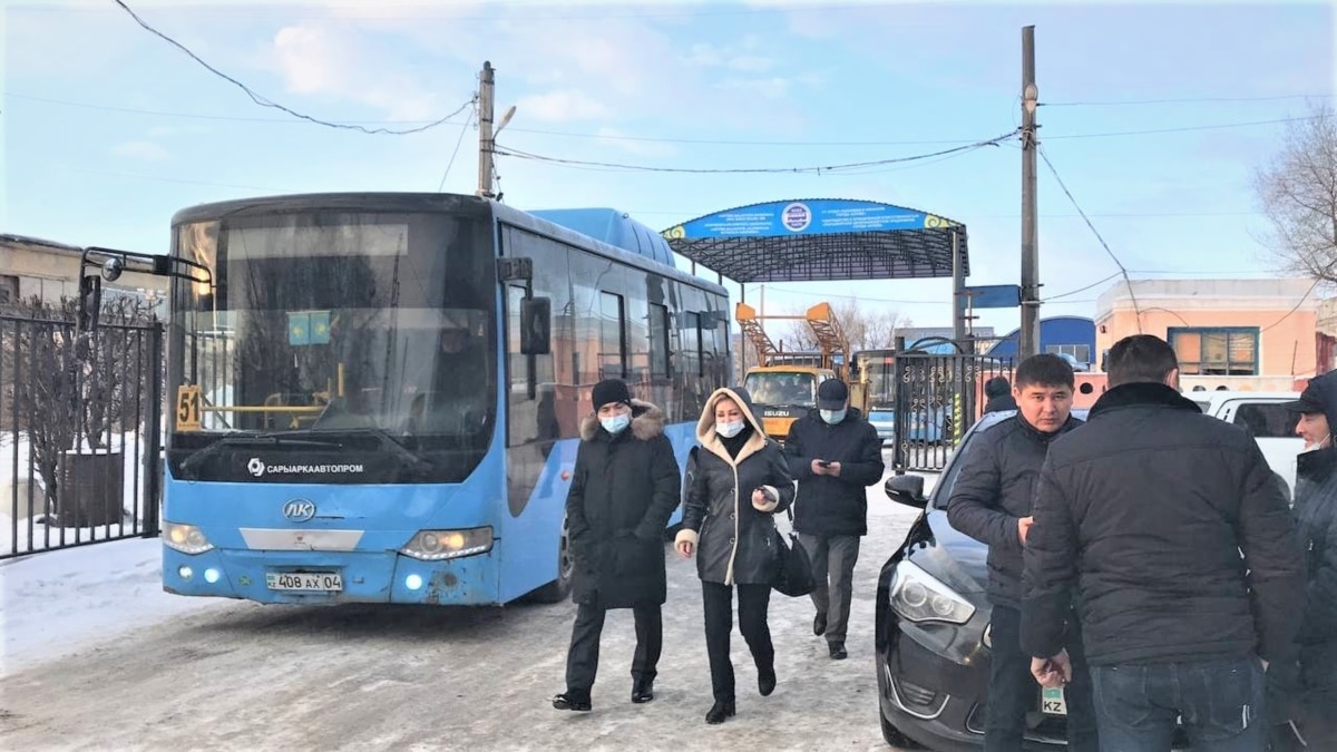 В Актобе снизили стоимость проезда в автобусах для пенсионеров и людей с  инвалидностью