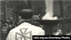 Спільне святкування Водохреща УГКЦ і РПЦ, Львів, 19 січня 1946 року (фото надав Центр досліджень визвольного руху)
