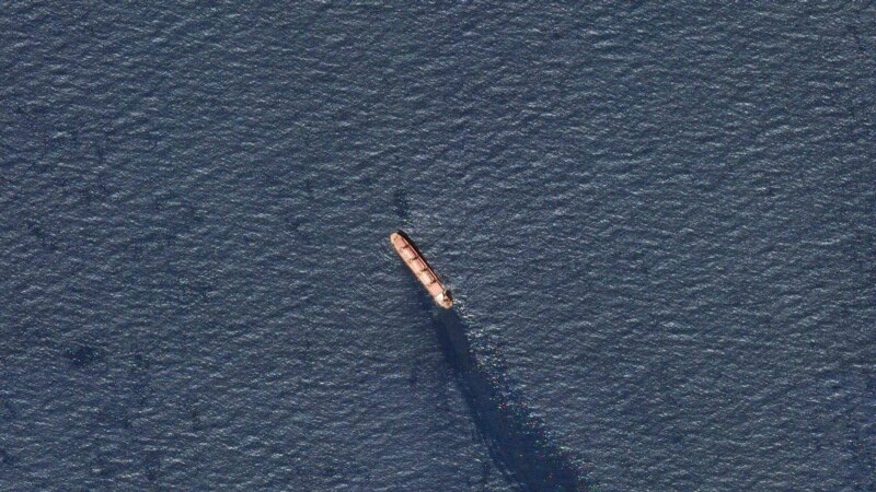 Napad Huta na brod u Crvenom moru izazvao opasnu naftnu mrlju