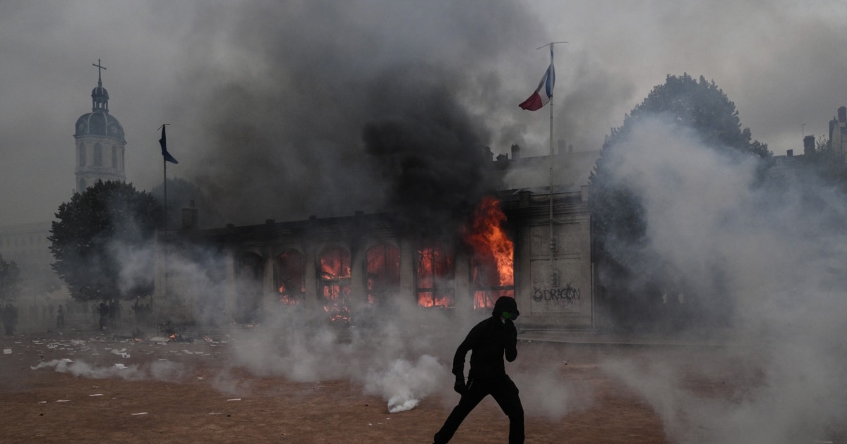Franca dislokon 70 000 policë për protestat e reja