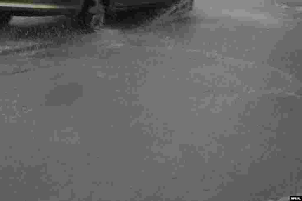 Yağma, yağış, Bakı gözləmir səni... #11