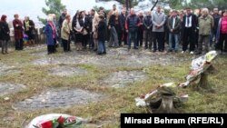 Polaganje cvijeća na Partizansko groblje, Mostar