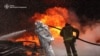 Пожежники гасять пожежу, що виникла внаслідок російського удару по одному із інфраструктурних об'єктів Дніпропетровщини. 13 травня 2026 року