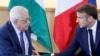 Франция президенті Эммануэль Макрон және Палестина автономиясының жетекшісі Махмуд Аббас
