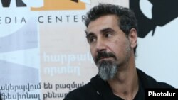 System Of A Down խմբի մեներգիչ Սերժ Թանկյան, արխիվ