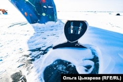 Арт-объект - картонный ОМОНовец - с уличной выставки "Наречие" в Хабаровске