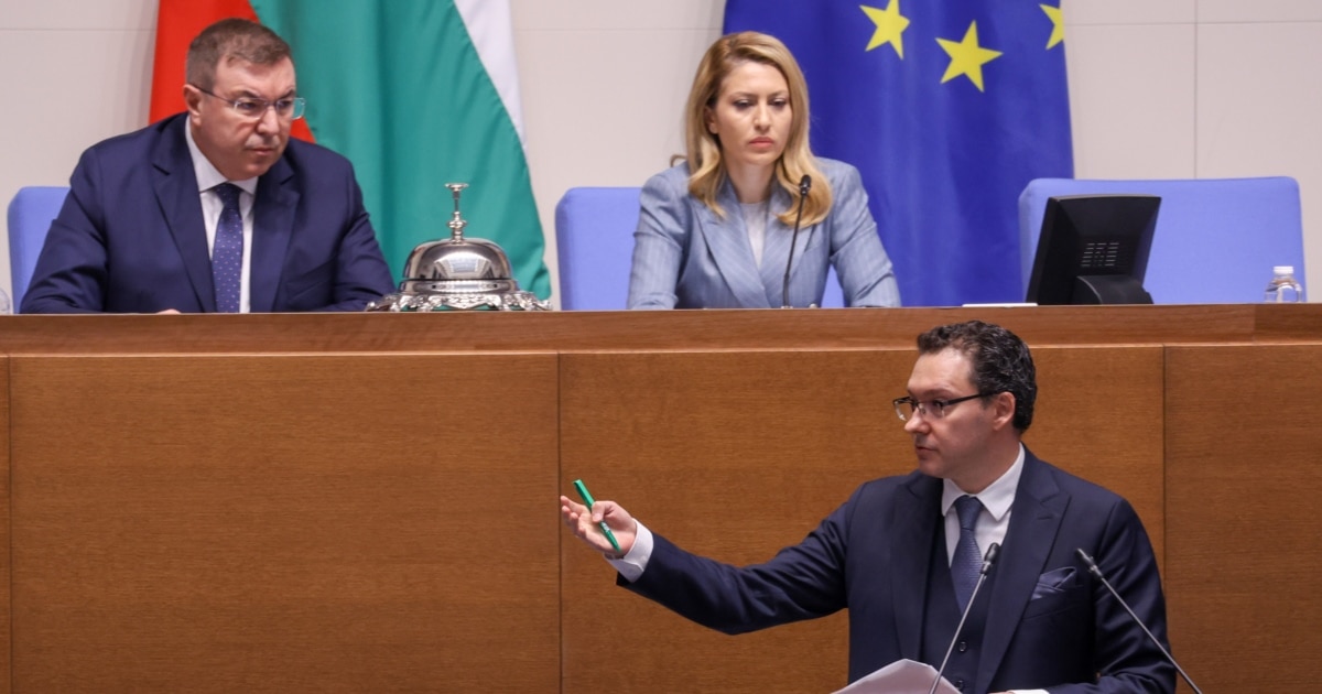 Вътрешният министър Даниел Митов обвини организаторите на многохилядния протест в