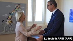 Predsednica Evropske komisije Ursula fon der Lajen godinama je iskazivala topao odnos prema srpskom predsedniku Aleksandru Vučiću i često mu se obraćala sa "dragi Aleksandre", što su kritikovali eksperti koji se bave Zapadnim Balkanom. (Fotografija: Tivat, 5. jun 2026)
