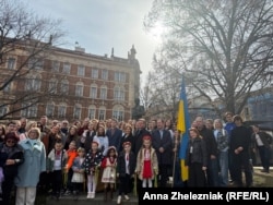 Представники посольства України в Чехії та української діаспори під час вшанування Тараса Шевченка. Прага, Чехія, 9 березня 2026 року