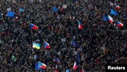 დემონსტრანტები პრაღაში, მთავრობის საწინააღმდეგო საპროტესტო აქცია, 21 მარტი, 2026