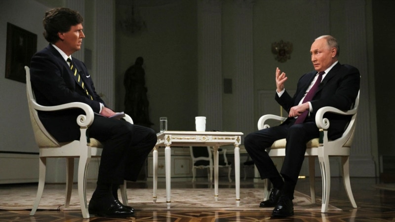 Intervista e Putinit me komentuesin amerikan Carlson kritikohet si propagandë