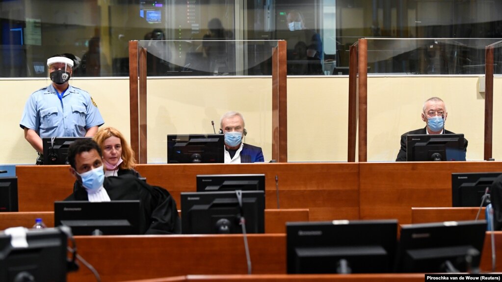 Jovica Stanišić i Franko Simatović u sudnici u Hagu 30. juna 2021. 