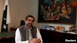 Former Pakistani Oil Minister Shahid Khaqan Abbasi is expected to be chosen as an interim prime minister by parliament following the resignation of Nawaz Sharif. 